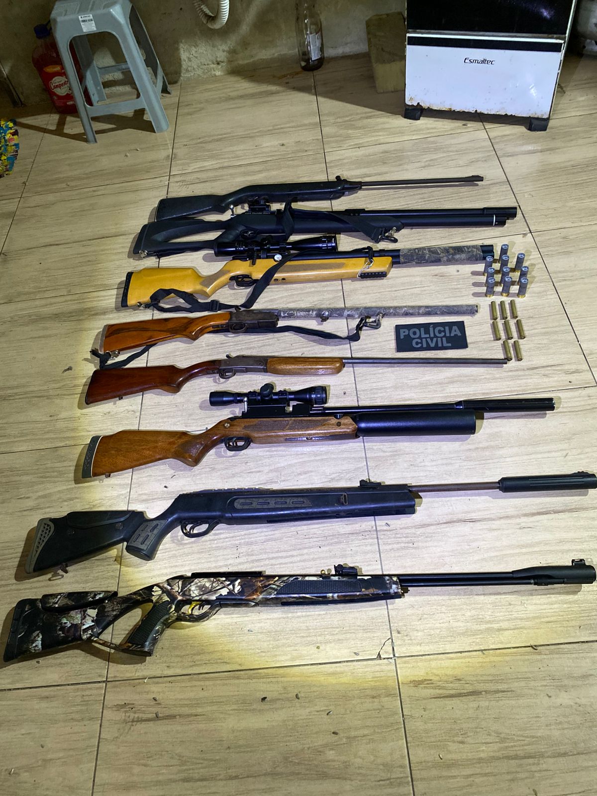 Ação conjunta da PCCE e do MPCE resulta na prisão de cinco suspeitos e no resgate de pássaros silvestres