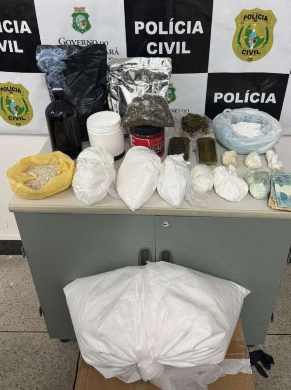 Após denúncias, PCCE captura mulher em posse de 4 kg de drogas em Juazeiro do Norte