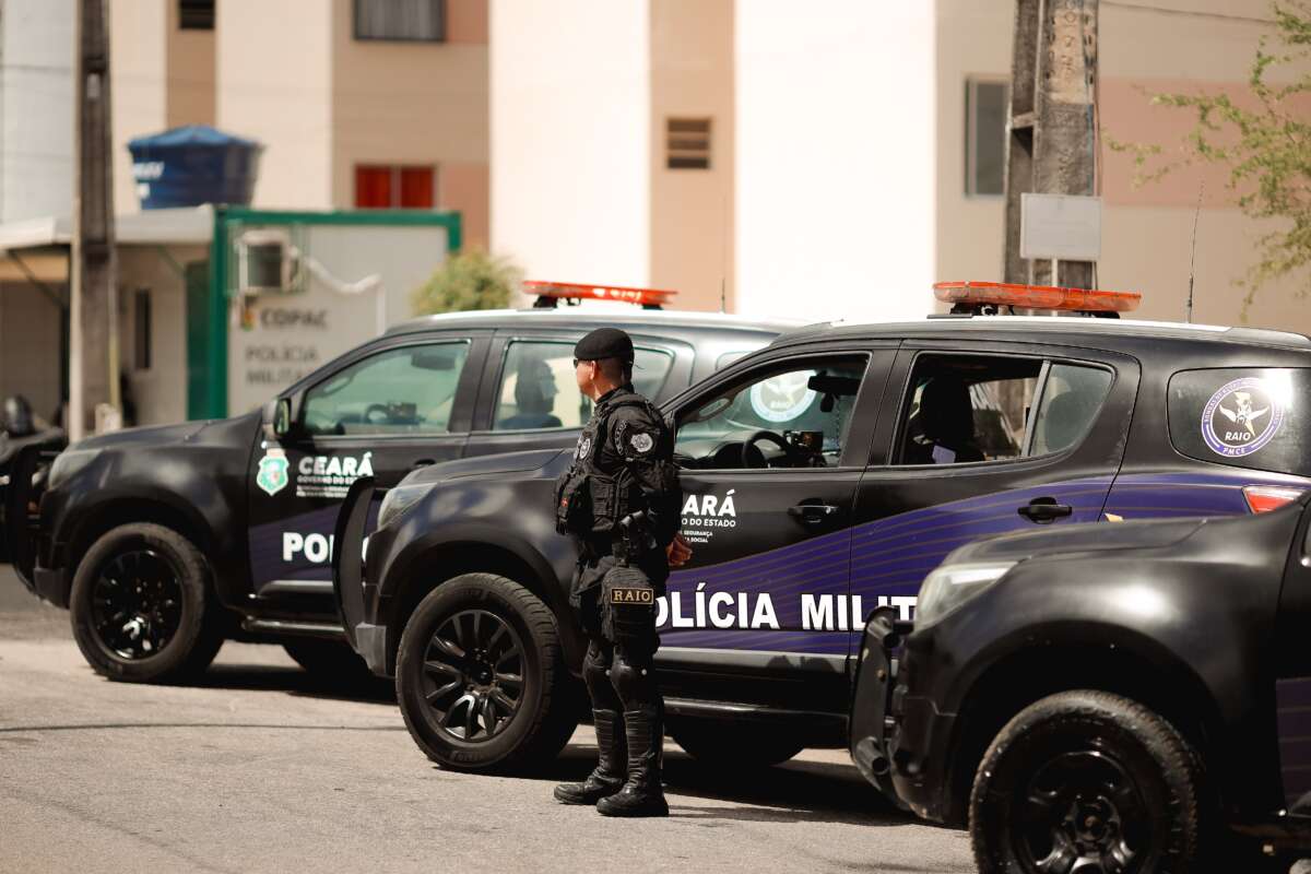 Seis suspeitos são capturados e quatro armas são apreendidas durante Operação Opus no José Walter, em Fortaleza