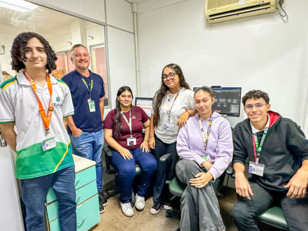 Estudantes da rede estadual desenvolvem projetos e ajudam a transformar rotina do HGF