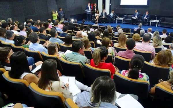 Arce recebe alunos de Direito da Uni7 em mais uma edição do Projeto Conexão Arce