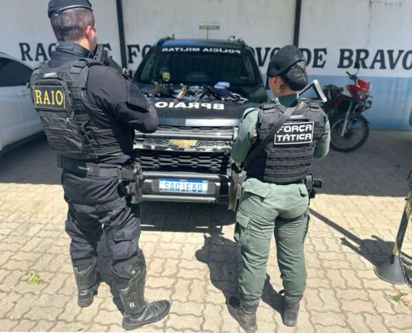 Trio é capturado pela PMCE com armas de fogo e drogas em Boa Viagem