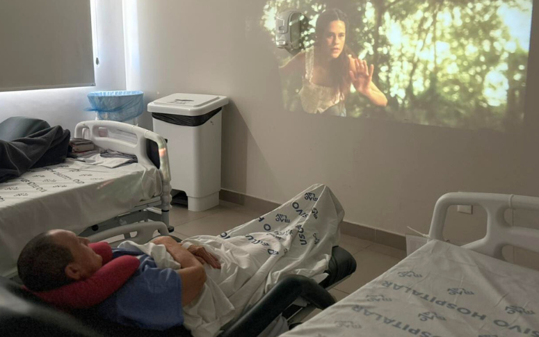 Projeto do Hospital Universitário do Ceará leva sessão de cinema para pacientes internados