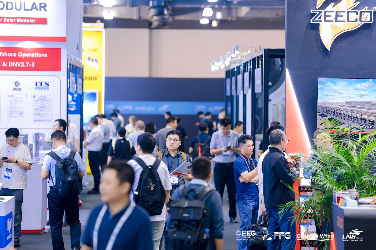 Em Xangai, Secretaria das Relações Internacionais visita maior feira de energia eólica  offshore