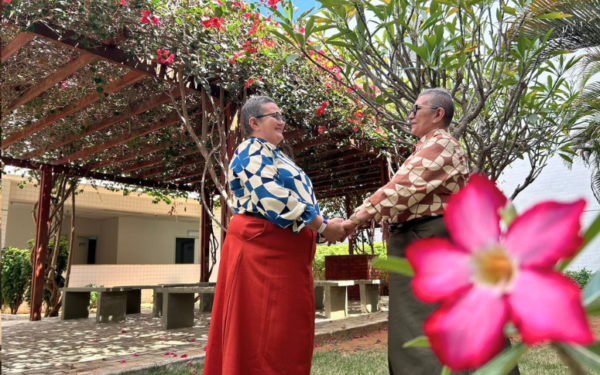 Irmãs que descobriram câncer de mama ao mesmo tempo celebram fim do tratamento no Hospital Regional do Sertão Central
