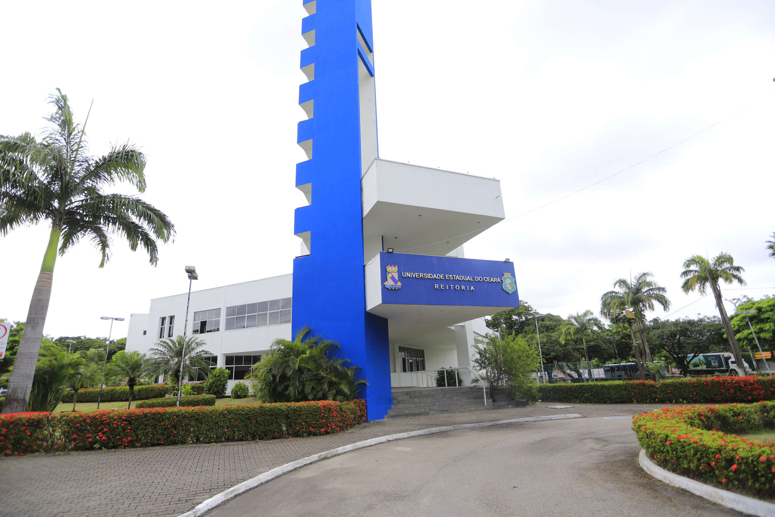 Uece entre as melhores do mundo e 1º lugar em Ensino e Ambiente de Pesquisa das Estaduais do Norte, Nordeste e Centro-Oeste