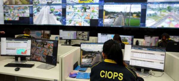 Com auxílio das tecnologias da SSPDS, PMCE captura dupla em posse de carro roubado com placas adulteradas