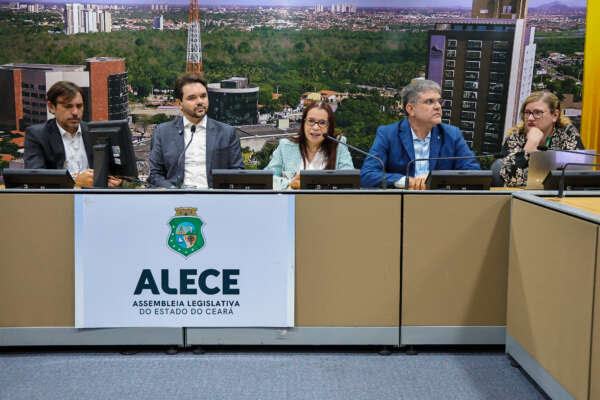Saúde do Ceará apresenta na Assembleia Legislativa relatório do quadrimestre de gestão