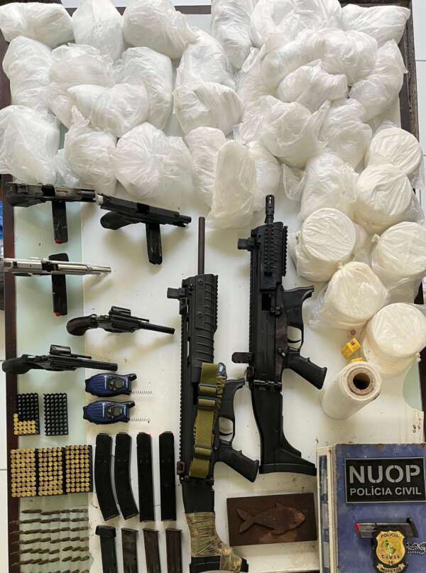 Ação da PCCE resulta na apreensão de sete armas e mais de 20 quilos de drogas enterradas em Itapipoca