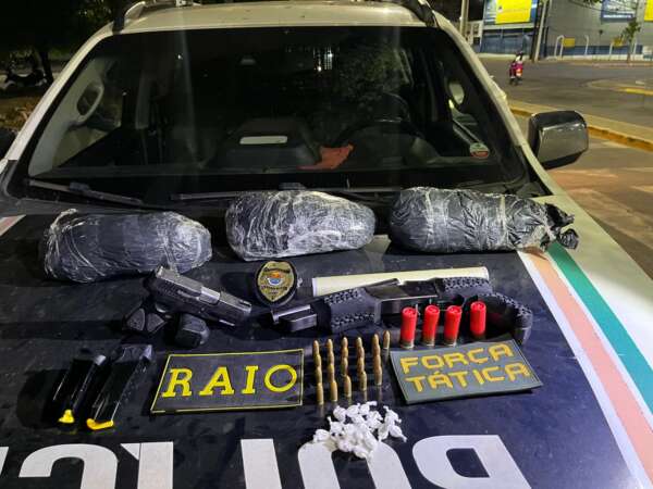 Ofensiva policial resulta na prisão de dois suspeitos e na apreensão três armas de fogo e drogas no Cariri