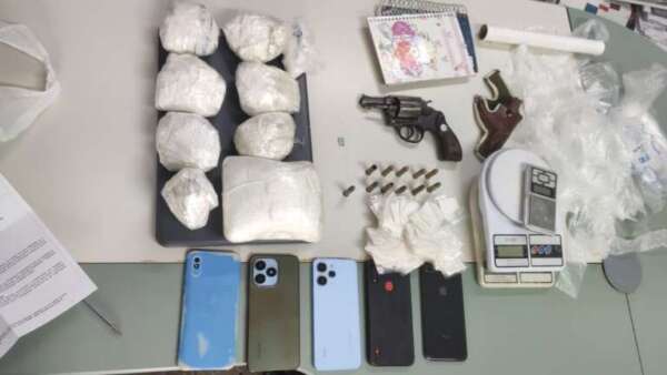 Durante operação, PCCE cumpre cinco mandado de prisão e apreende arma e drogas no Cariri