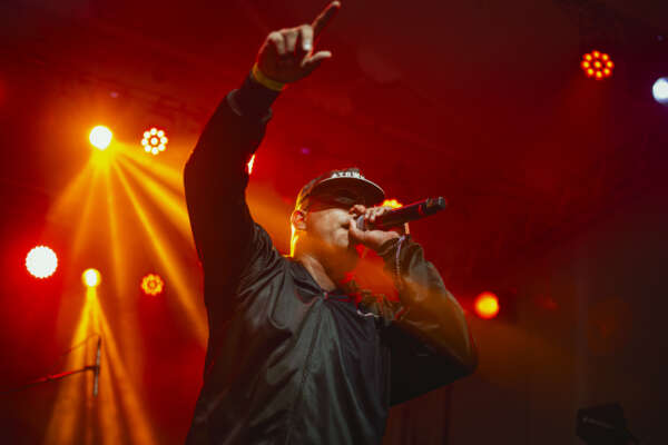 Emiciomar sobe ao palco da Estação das Artes com o show “Preto”
