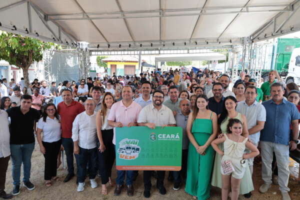 Caravana VaiVem movimenta centro de Trairi levando serviços e oportunidades para os trabalhadores