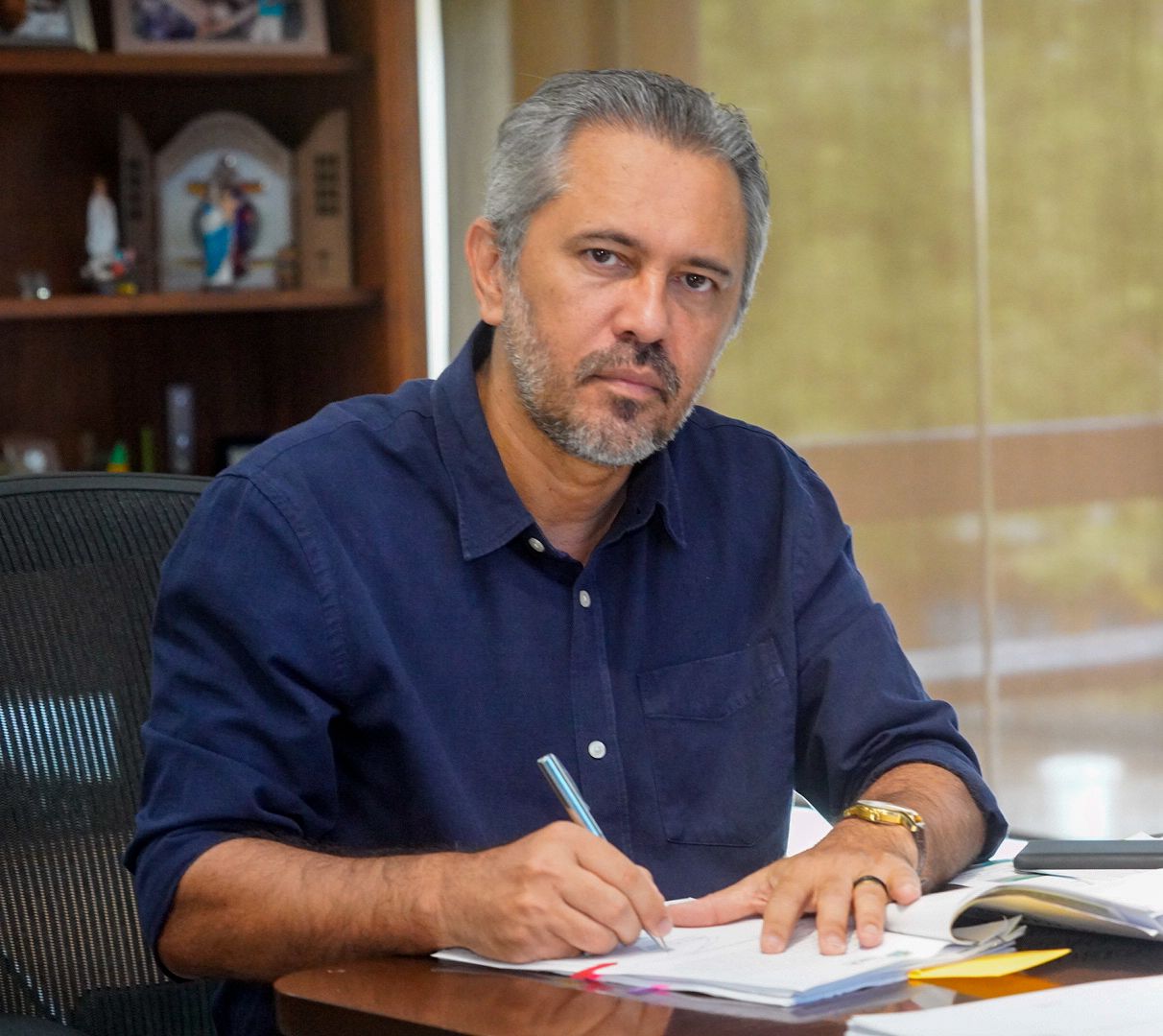 Governo do Ceará propõe incluir mulheres vítimas de violência doméstica no programa CNH Popular