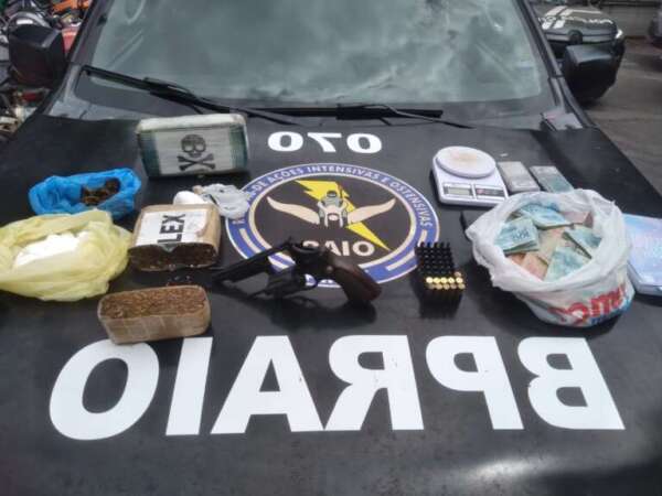 Polícia Militar prende suspeito e apreende arma de fogo, drogas e munições em Sobral