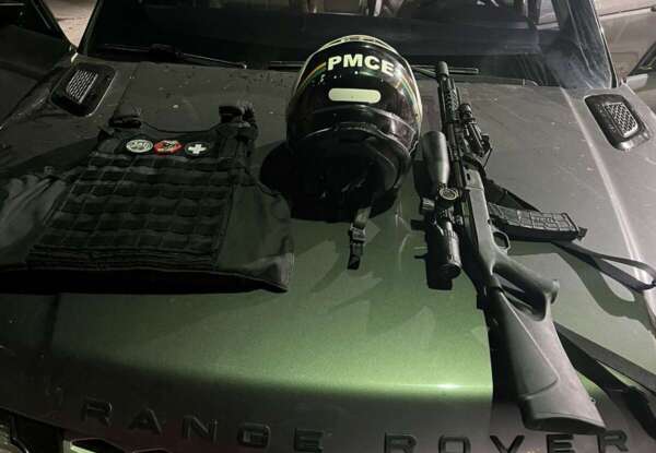PMCE prende suspeito em posse de rifle e colete balístico na Sapiranga
