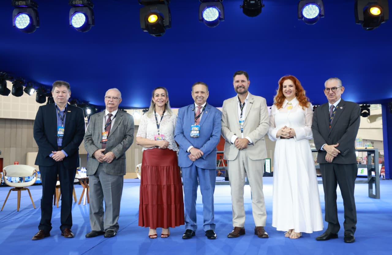 Ceará em destaque: governador Elmano de Freitas é homenageado na 20ª Expolog por avanços e investimentos em logística no estado