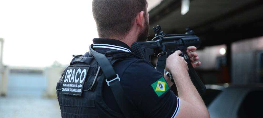 Policiais civis prendem em flagrante chefe de grupo criminoso no Cariri