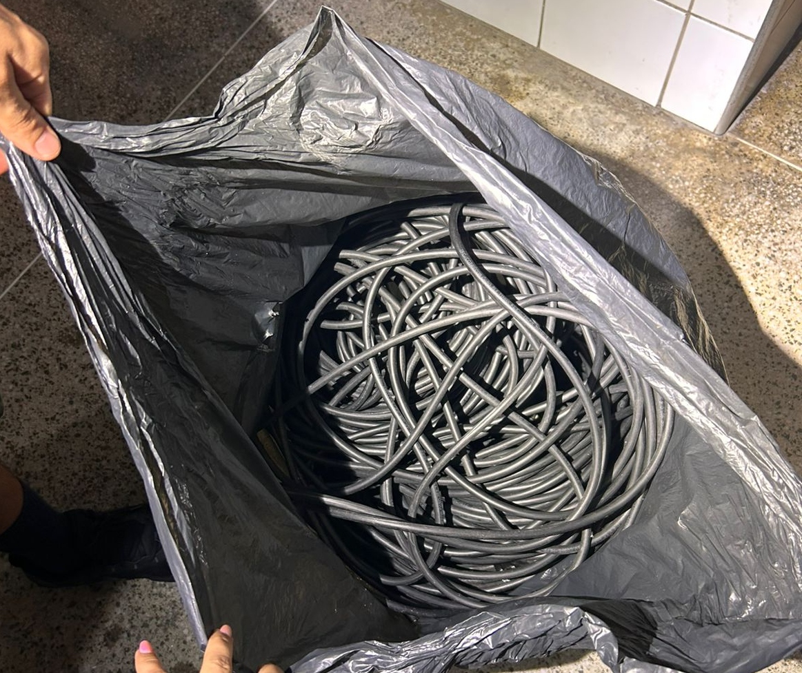 Dupla é presa em flagrante pela PMCE por furto de fios no Centro de Fortaleza; ação contou com apoio do Nuvid/Ciops/SSPDS