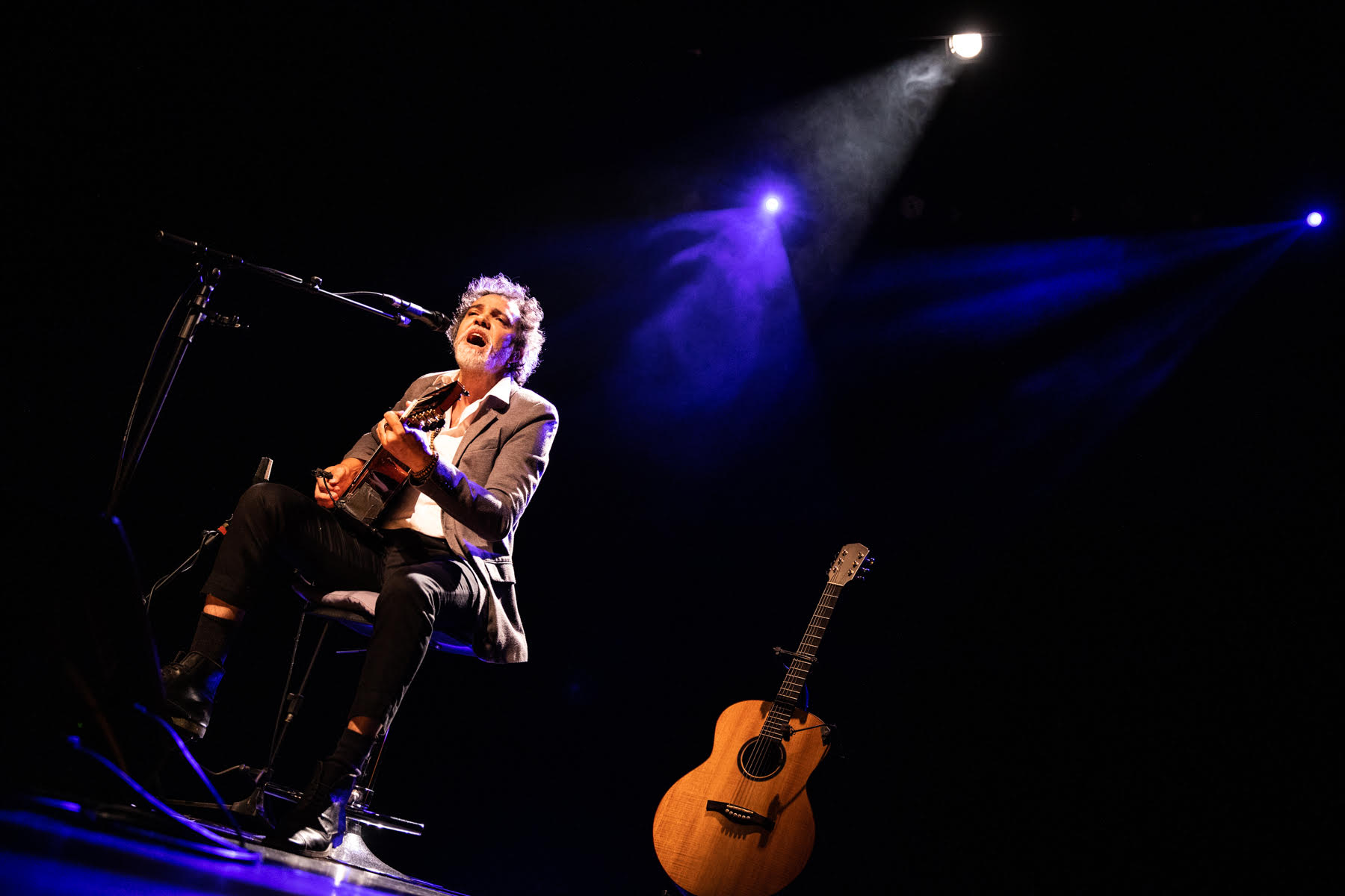 Cineteatro São Luiz recebe os Violões Fênix do Museu Nacional na voz de Paulinho Moska