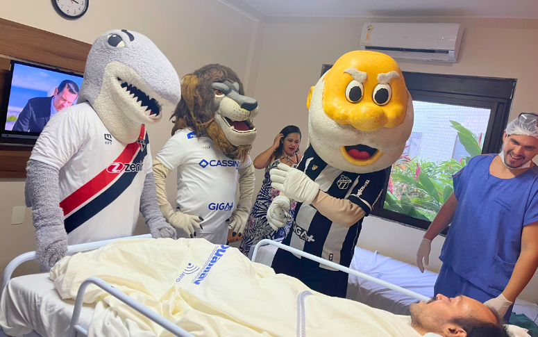 Humanização: Casa de Cuidados do Ceará recebe visita dos mascotes de times cearenses