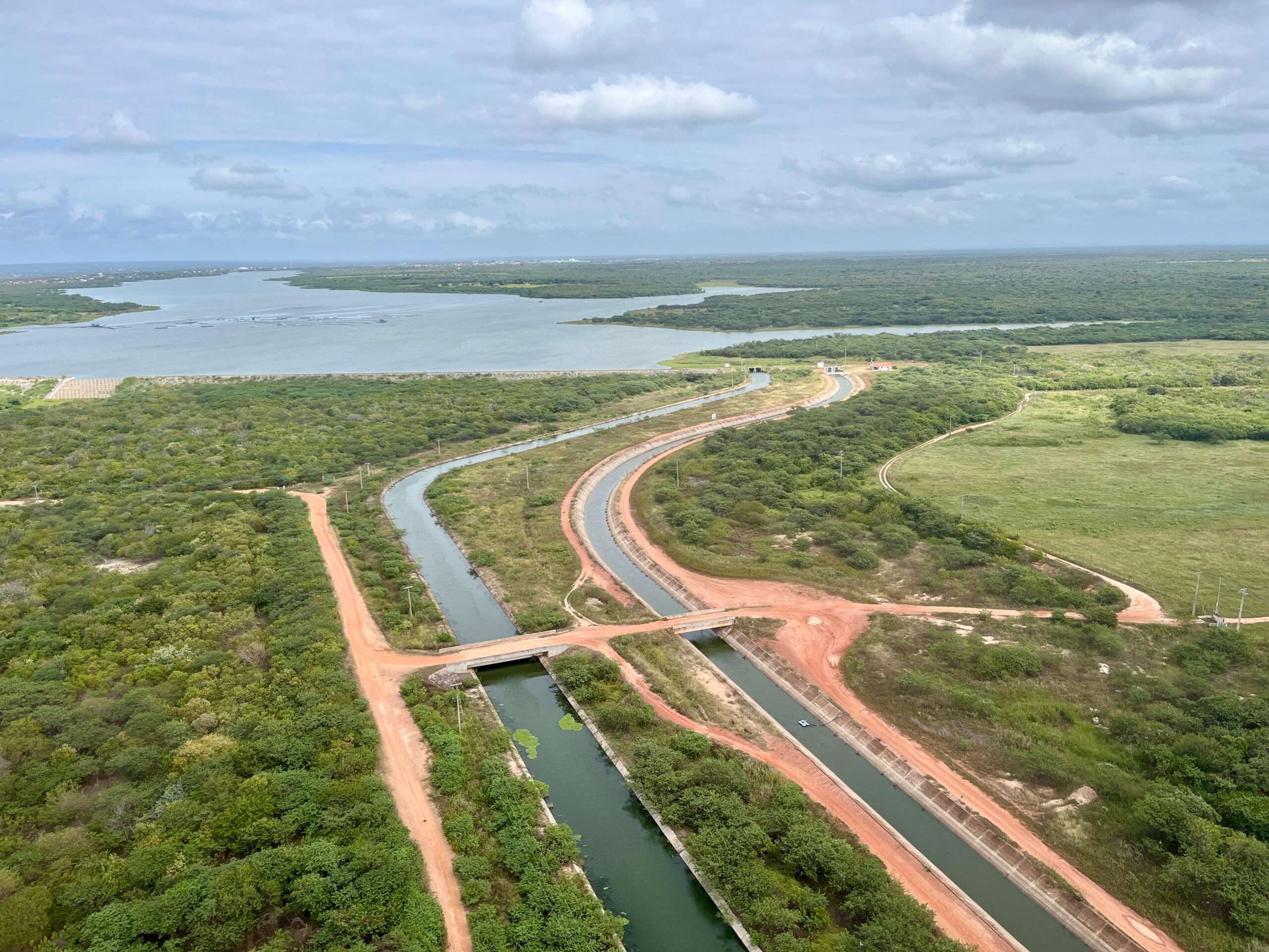 Governo do Ceará e BNDES assinam acordo de R$ 622 milhões para duplicação do Eixão das Águas