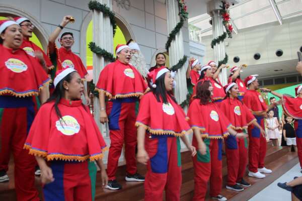 A alegria do Natal invade a Cidade Mais Infância