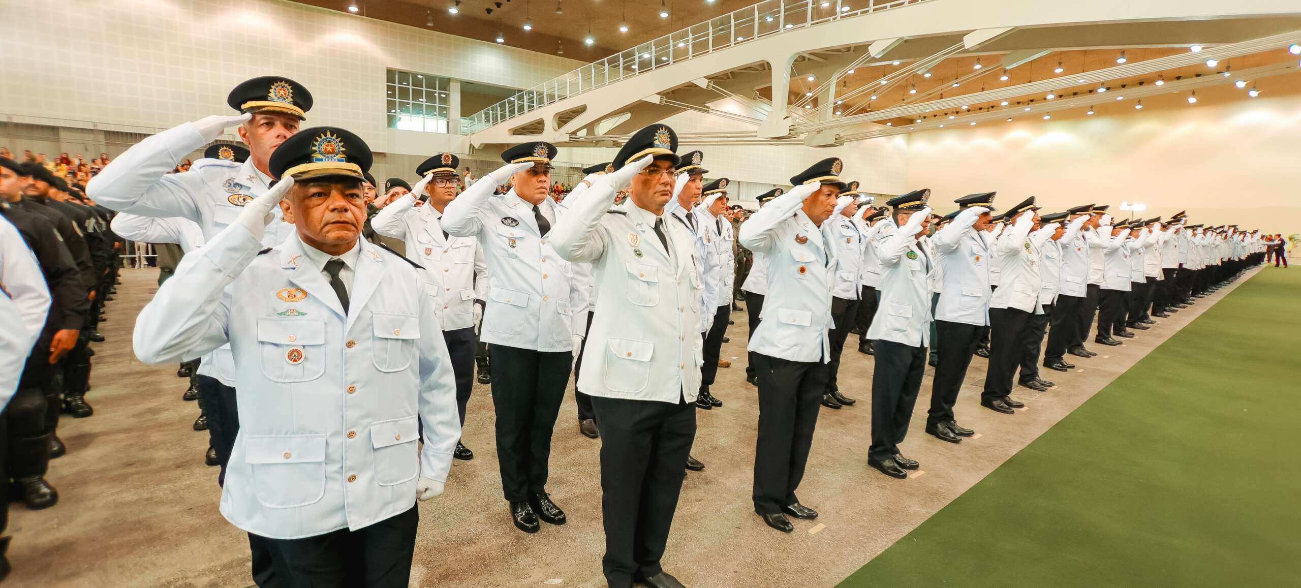 Governo do Ceará promove 2.532 militares durante solenidade em Fortaleza