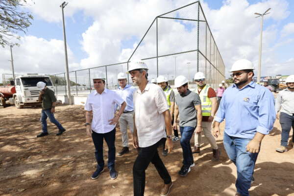 Com previsão de entrega para janeiro de 2026, governador vistoria obras do VLT Ramal Aeroporto e de área de lazer no entorno