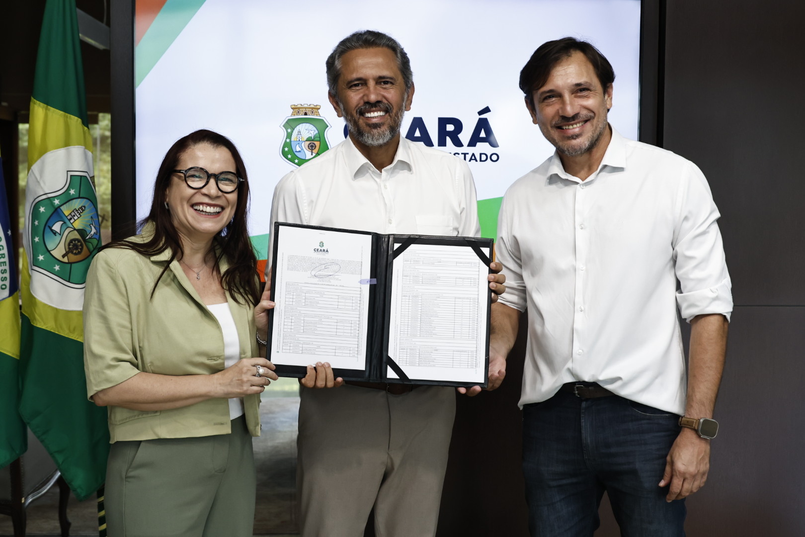 Governo do Ceará nomeia mais 322 profissionais aprovados em concurso da Saúde