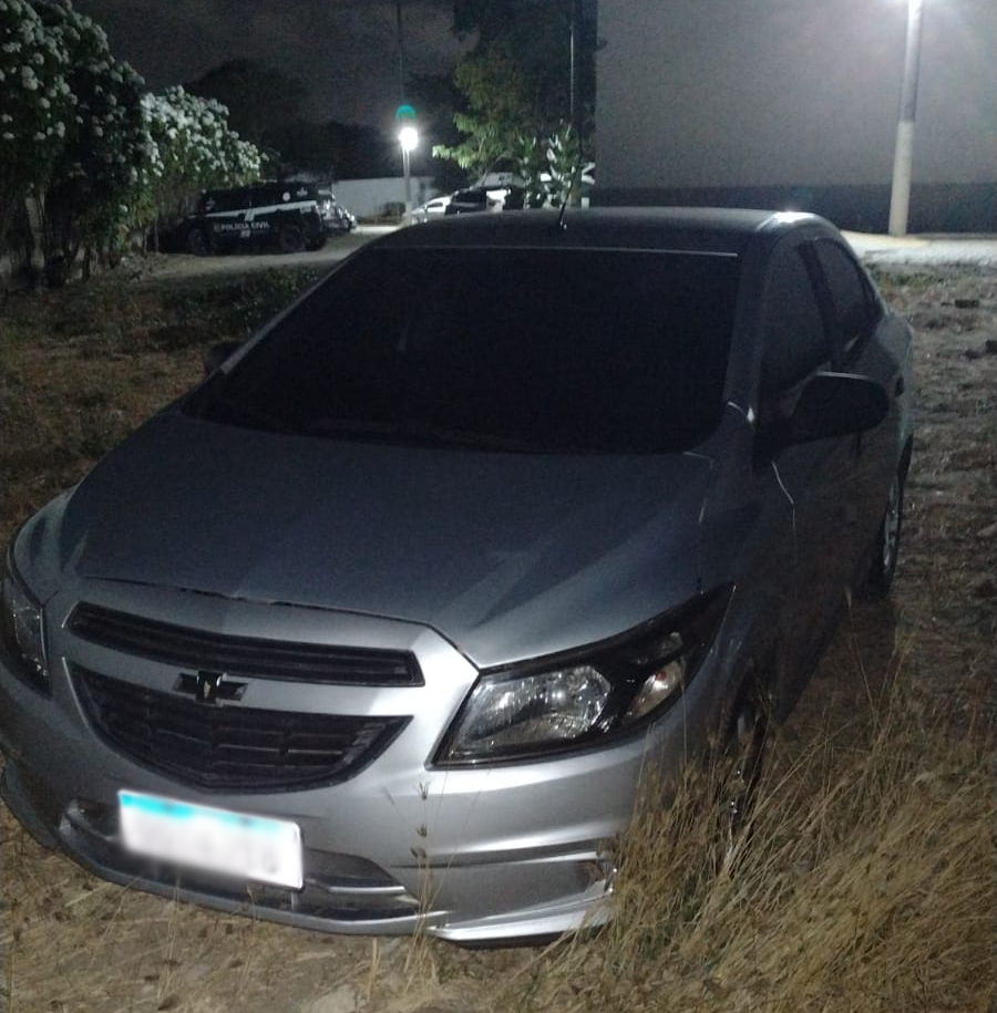 PCCE prende suspeitos de participação em furto a condomínio em Fortaleza