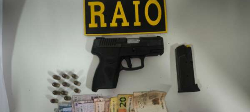 PMCE prende em flagrante dois suspeitos com pistola, munições e drogas em Fortaleza