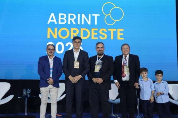 Governo do Ceará apresenta potencial do Cinturão Digital para atrair datacenter para o interior do estado