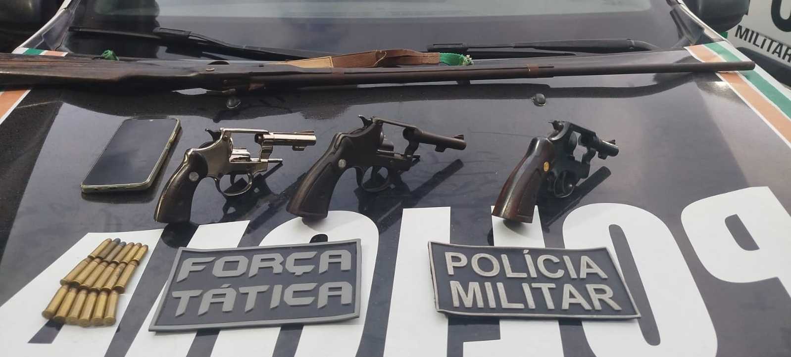 Dupla é capturada pela PMCE com quatro armas de fogo em Boa Viagem