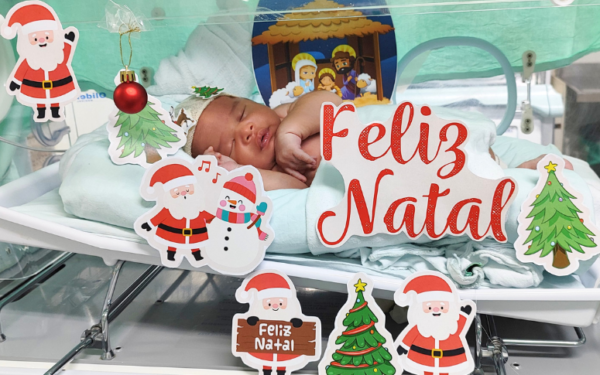 Ação fotográfica registra Natal de bebês internados em unidade neonatal do Hospital Infantil Albert Sabin