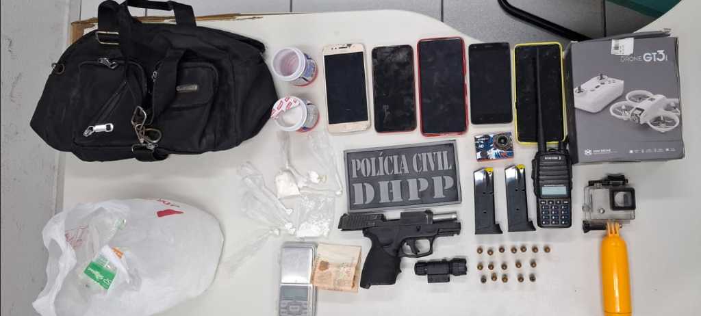 Após denúncias, PCCE prende homem em flagrante em posse de drogas e pistola em Fortaleza
