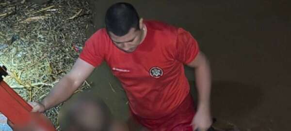 Corpo de Bombeiros realiza resgate de vítima arrastada pela água em Canindé