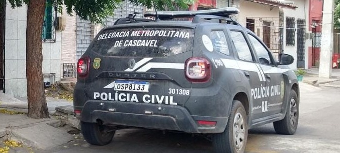 Polícia Civil prende em flagrante mulher suspeita pelos crimes de integrar organização criminosa e de extorsão em Cascavel