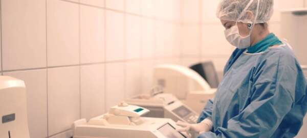 Profissões da Pefoce: conheça a atuação do perito legista farmacêutico