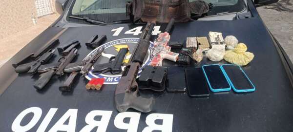 Após divulgação de vídeos, PMs prendem sete suspeitos com armas, granadas e munições em São Benedito