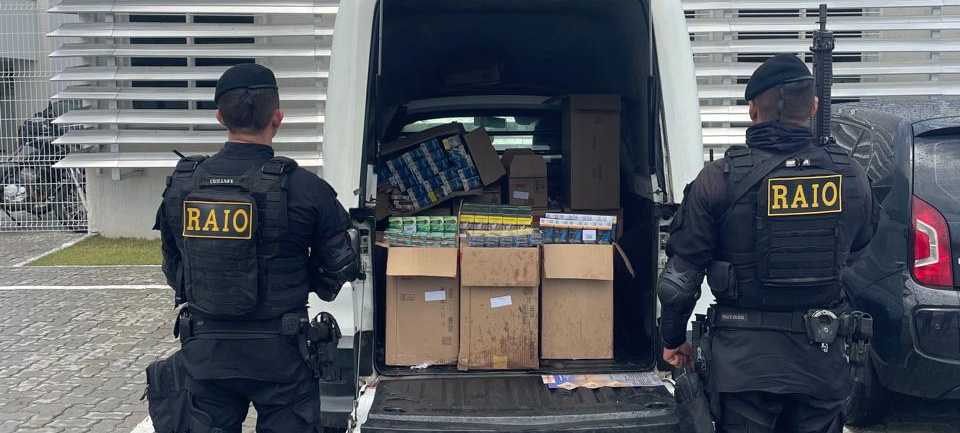 Num único dia, PMCE prende trio e apreende mais de 10 mil maços de cigarro em Itaitinga e Cedro