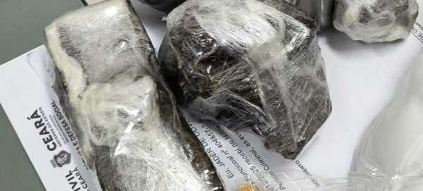 PCCE prende homem em posse de quase 1 kg de drogas na Barra do Ceará