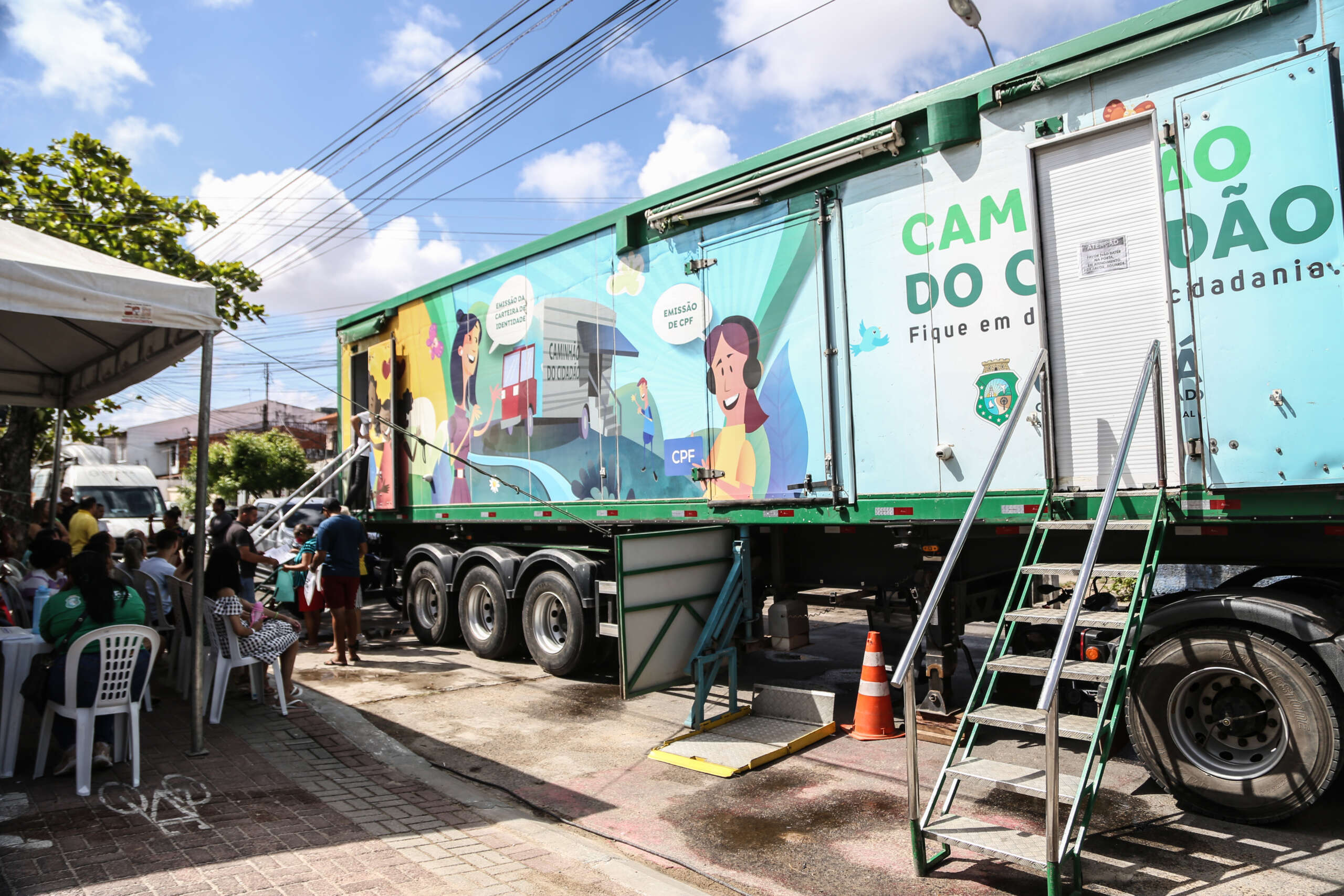 Caminhão do Cidadão atende população de Fortaleza, Caucaia, Novo Oriente, Umirim e Trairi