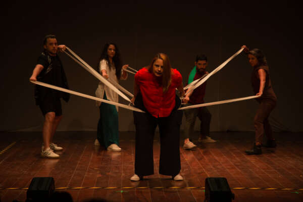 Grupo Bagaceira abre programação de 2026 do Hub Cultural Porto Dragão com temporada do espetáculo “Inacabado”