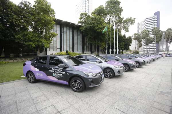 Governo do Ceará entrega viaturas e kits à Patrulha Maria da Penha a 29 municípios