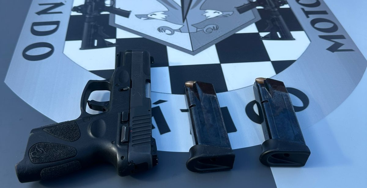 PMCE prende homem e apreende pistola no bairro Barroso