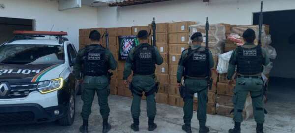 Polícia Militar apreende mais de 240 caixas de cigarros em galpão de Pacajus