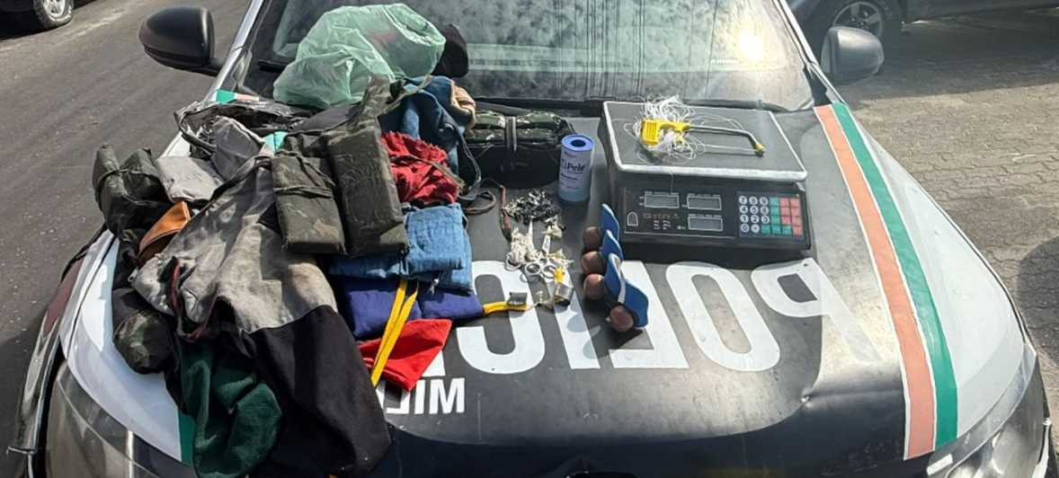 PMCE põe fim em rinha de galo e suspeito é autuado por crime ambiental em Caucaia