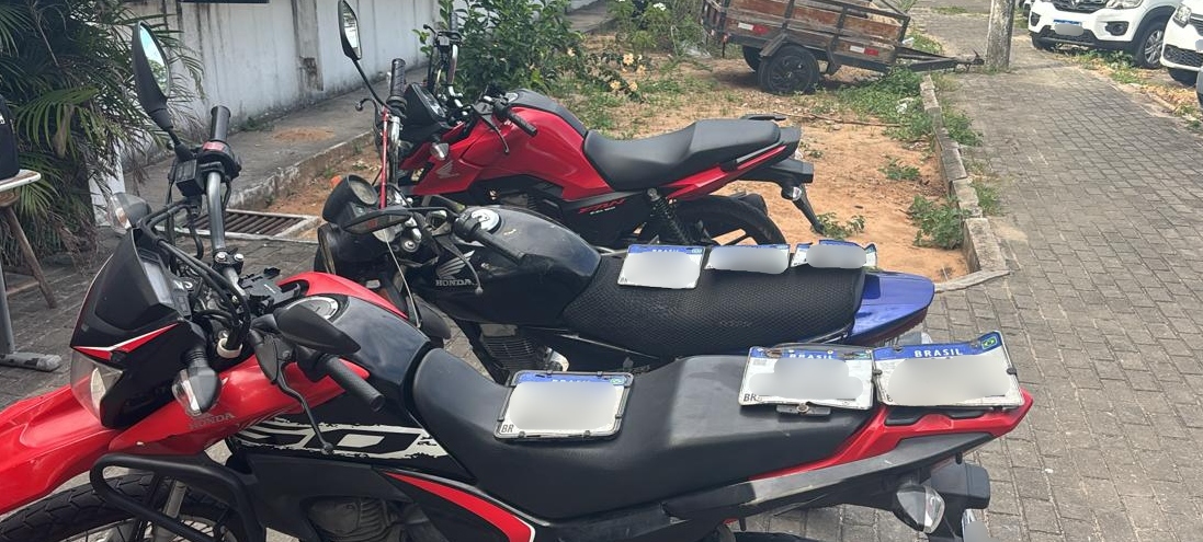 Polícia Militar recupera três motos roubadas no bairro Barroso