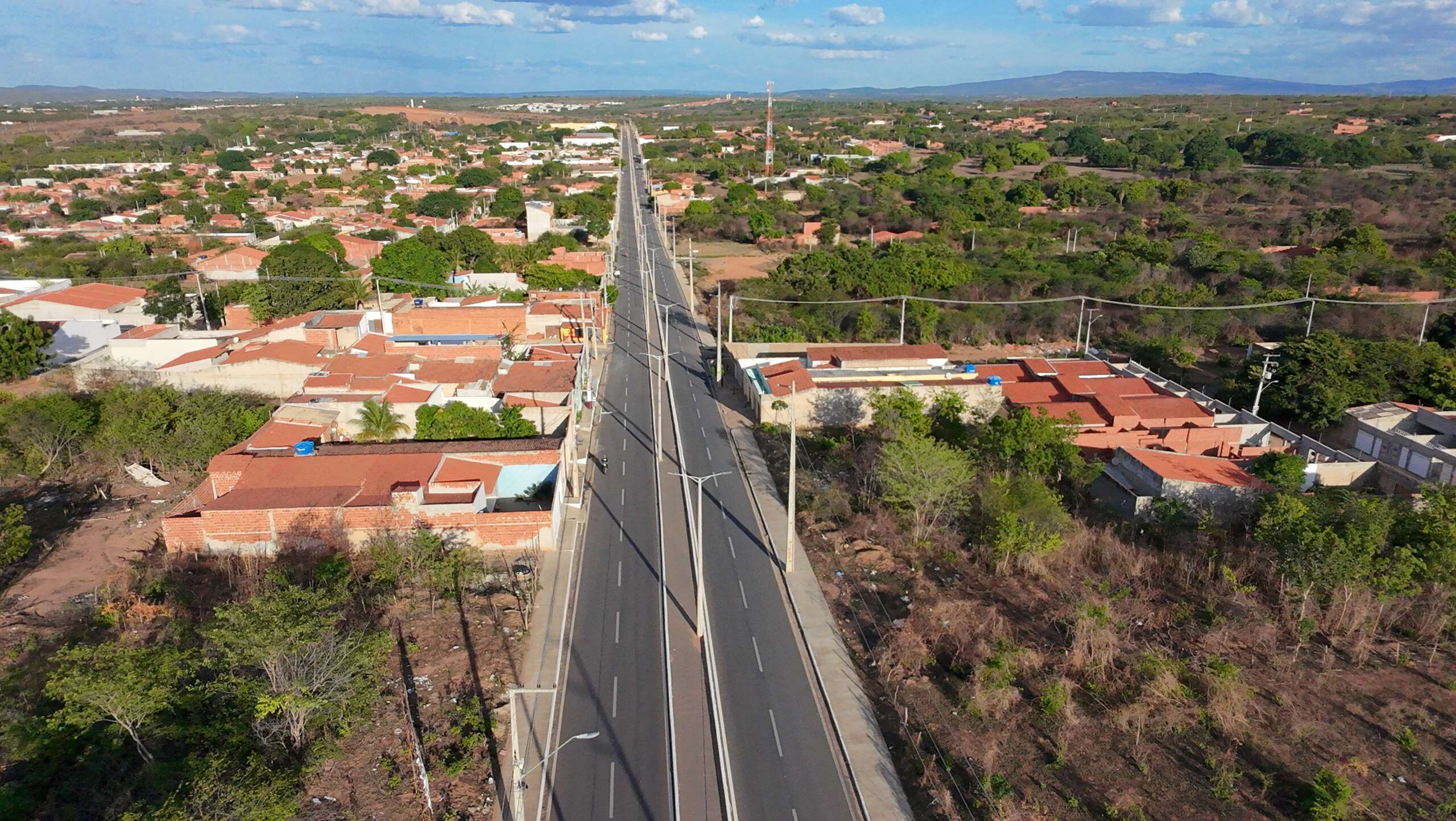 Governo do Ceará inaugura trecho 5 e autoriza as obras do trecho 6 da Avenida do Contorno, em Juazeiro do Norte